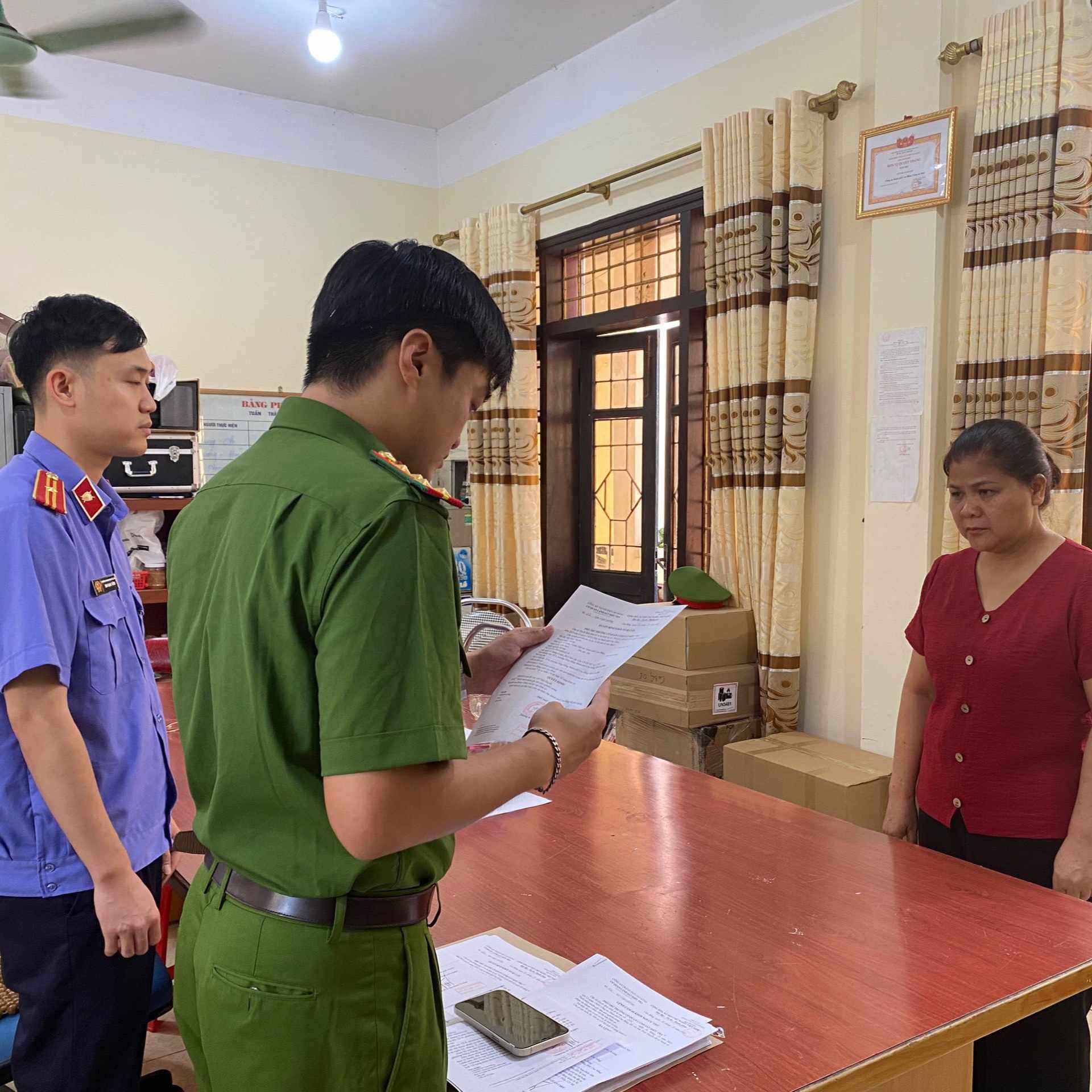 Vụ sạt lở bờ kè khiến 3 người tử vong ở Cao Bằng: Khởi tố Chủ tịch phường và thuộc cấp - 1