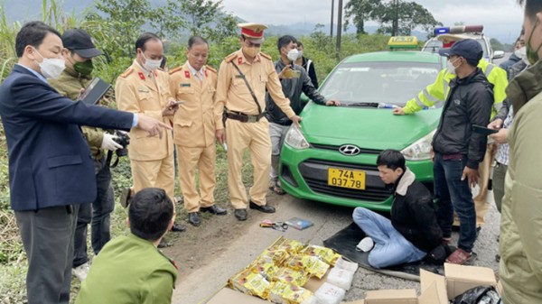 Kẻ thợ mộc trượt dài trong “vũng lầy” của ma túy - 1