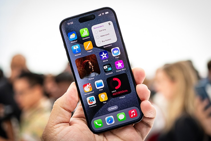 Người Việt phải làm bao nhiêu ngày để mua iPhone 15 Pro? - 1