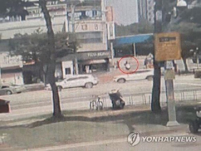 Nghi phạm cướp ngân hàng ở Hàn Quốc bị Interpol truy nã lộ diện tại Đà Nẵng - 1