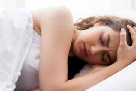 Những thói quen xấu khi ngủ cần bỏ ngay kẻo liệt nửa mặt, ‘ăn mòn’ sức khỏe