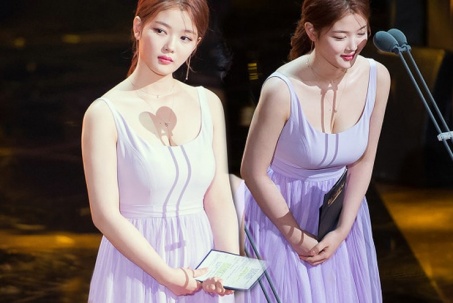 "2 bé gái xinh nhất nhì Hàn Quốc" dậy thì đẹp xuất sắc, sở hữu đặc điểm vóc dáng mơ ước