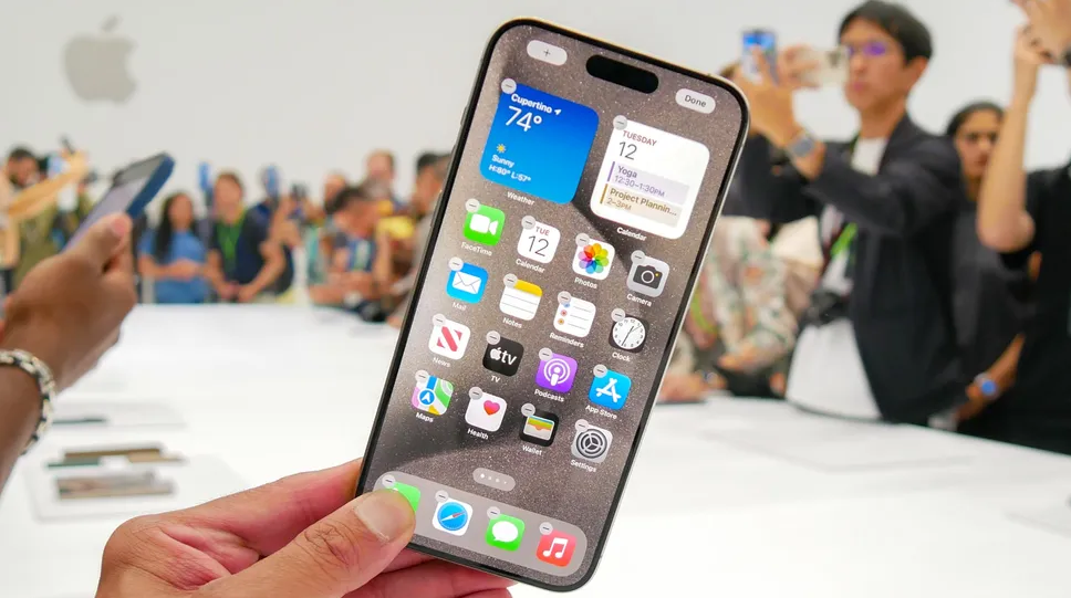 Giữa iPhone 15 Pro và iPhone 15, iFan nên &#34;đặt gạch&#34; smartphone nào? - 8