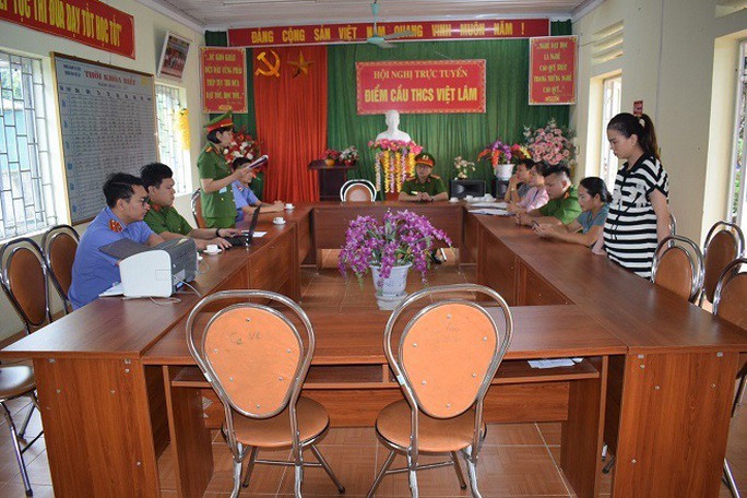 Khởi tố nữ kế toán trường học tự ý nâng hệ số lương của mình từ 2,72 lên 4,27 - 1