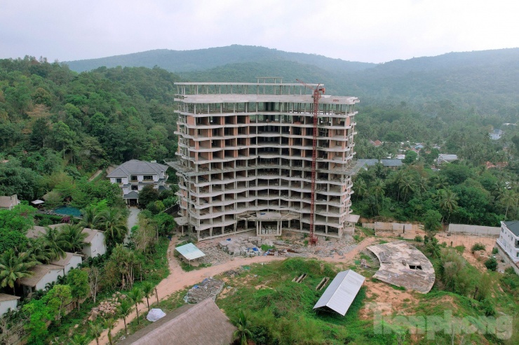 Tiết lộ lý do chưa cưỡng chế khách sạn 12 tầng xây trái phép ở Phú Quốc - 1