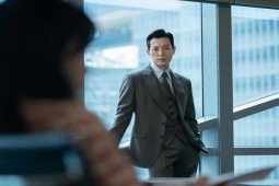 “Tổng tài” phim trả thù đang hot của Song Hye Kyo mất chưa đến 500 ngàn để bụng 6 múi