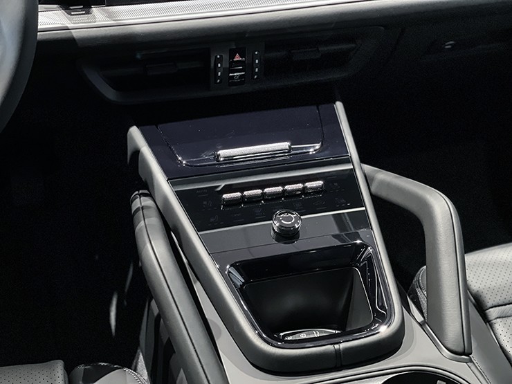 Chi tiết Porsche Cayenne phiên bản nâng cấp mới tại Việt Nam, giá bán từ 5,5 tỷ đồng - 13