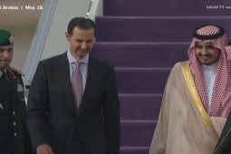 Video: Đồng minh Mỹ ở Trung Đông trải thảm tím đón Tổng thống Syria