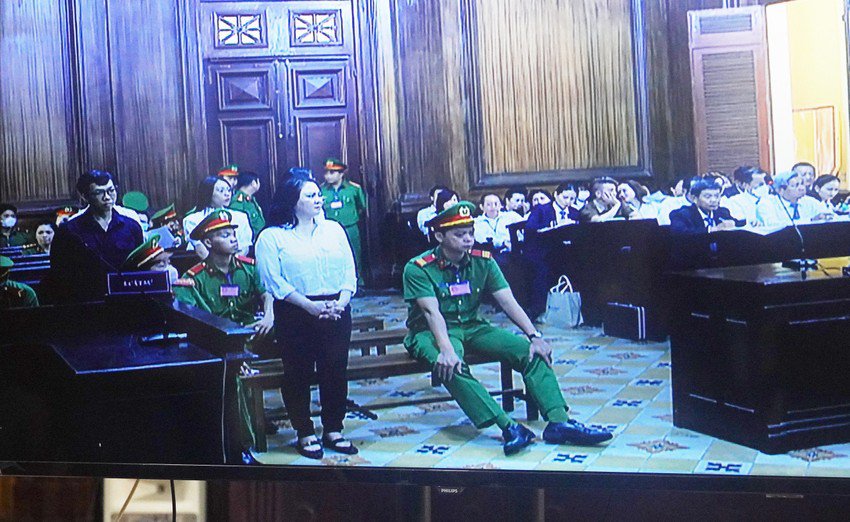 Những điểm đáng chú ý trong phiên xử bà Nguyễn Phương Hằng - 1