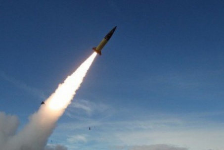 Sức mạnh tên lửa tầm xa Mỹ có thể chuyển cho Ukraine