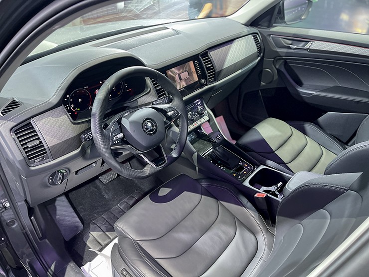 Skoda ra mắt hai dòng xe tại Việt Nam, giá từ 999 triệu đồng - 12