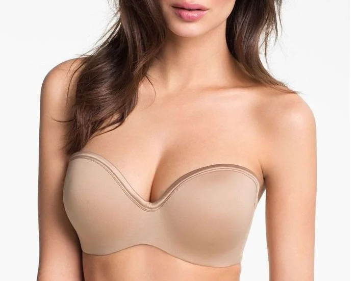 Chị gái Nam Em gặp sự cố với "phụ tùng" khi diễn áo tắm ở Miss Universe Vietnam 2023 - 5