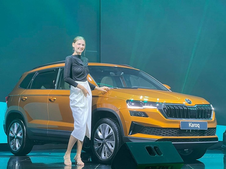Cận cảnh Skoda Karoq có giá 999 triệu đồng vừa ra mắt - 1