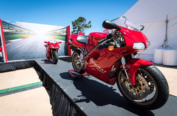Siêu “quỷ đỏ” 2024 Ducati Panigale V4 SP2 ra bản kỷ niệm 30 năm - 1