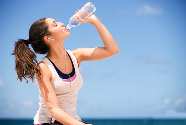 Lười uống nước có thể khiến bạn mắc ‘cả tỷ bệnh’ nguy hiểm này - 1