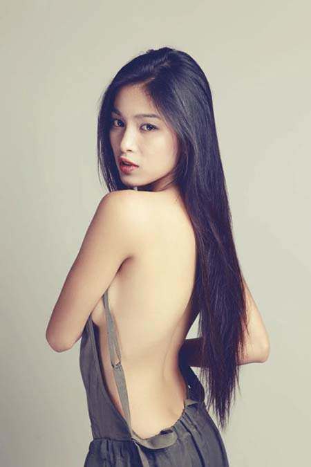 Bạn gái Johnny Trí Nguyễn body nóng bỏng vì tập võ, từng được gọi &#34;nữ hoàng cảnh nóng&#34; - 1