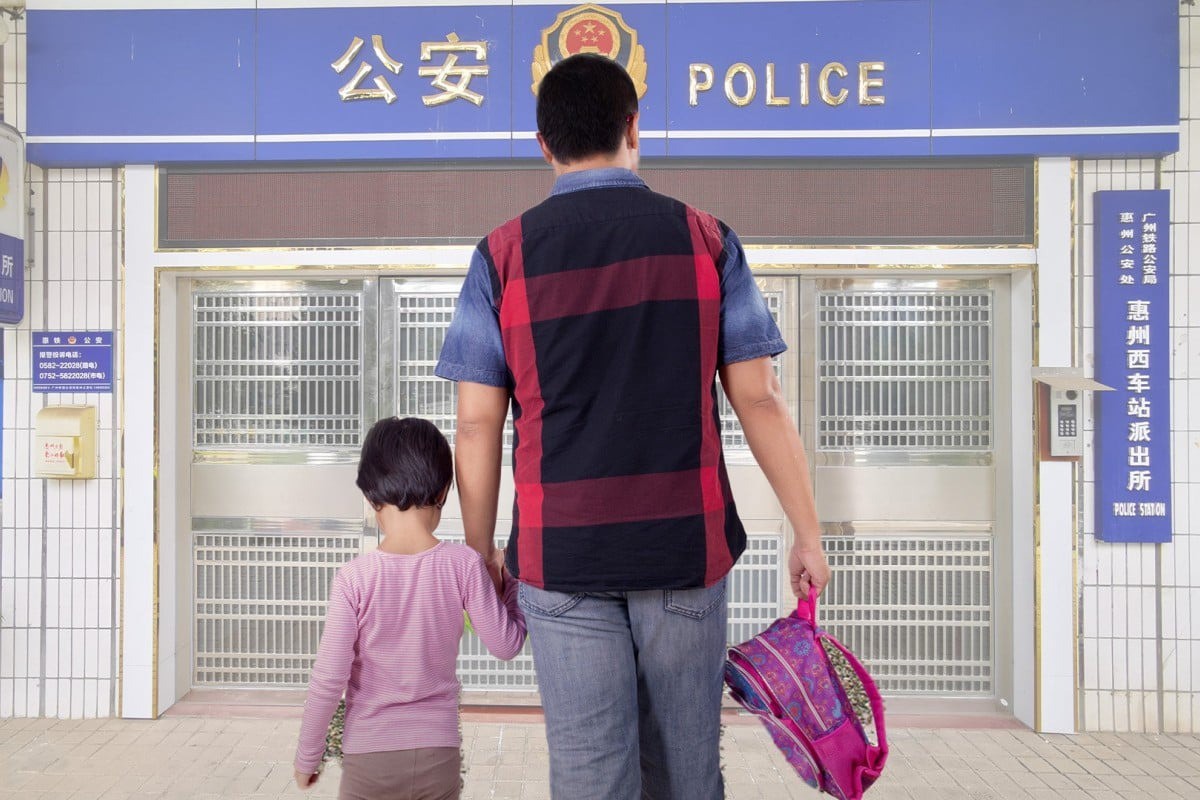 Trung Quốc: Bị sốc vì kết quả xét nghiệm ADN, người bố có hành động gây tranh cãi - 1