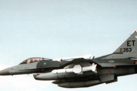 Không quân Ukraine tính lắp tên lửa hành trình diệt hạm Harpoon vô F-16 để đe dọa Hải quân Nga?
