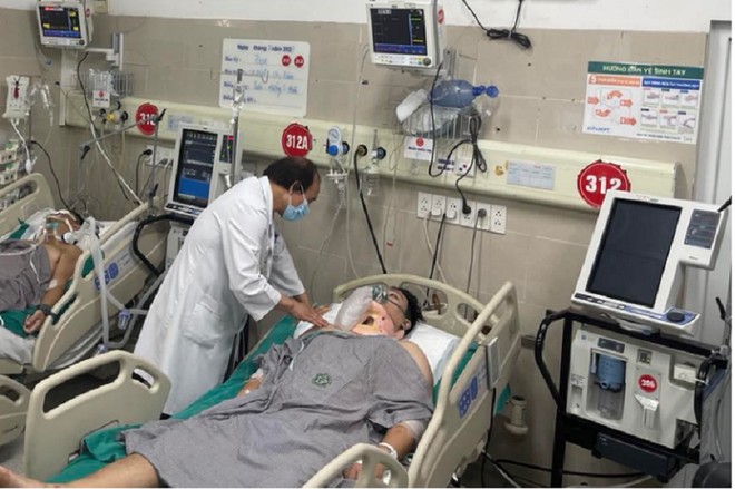 Bệnh nhân nguy kịch nhất trong vụ cháy chung cư mini ở Khương Hạ vẫn đang rất nặng - 1