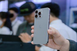 Mở bán iPhone 15 series tại Việt Nam: Thức xuyên đêm nhận máy sớm
