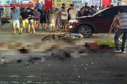 Hai xe máy va chạm kinh hoàng đêm Trung thu, 3 người tử vong