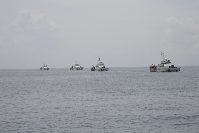 Bộ Tư lệnh Vùng Cảnh sát biển 2 diễn tập, bắn đạn thật trên biển - 1