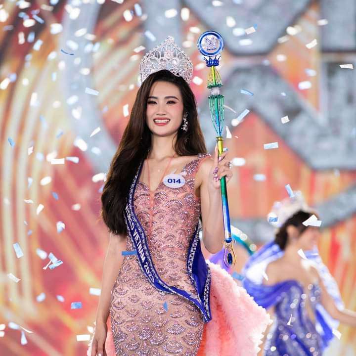 Giống hoa hậu Ý Nhi, Bùi Quỳnh Hoa vừa đăng quang đã bị lập group antifan hàng nghìn thành viên - 8