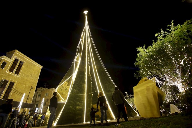 11 cây thông Noel đẹp và hoành tráng nhất thế giới - 10