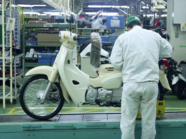 Tận mắt huyền ”thoại” Honda Super Cub mới được sản xuất tại nhà máy