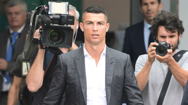Lộ lý do cực sốc Ronaldo chia tay Real: Vì CR7 không phải vĩ đại nhất - 1