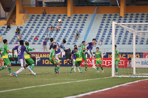 Trực tiếp Hà Nội - Cần Thơ: Oseni bỏ lỡ khó tin - 3