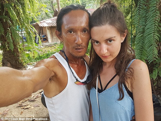 Thái Lan: “Người hang động” gây bão vì thu hút nữ du khách xinh đẹp - 1