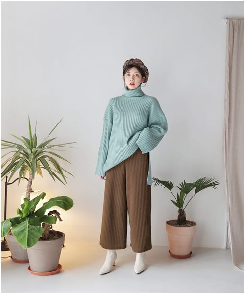 Áo len dáng rộng: Món đồ mặc đẹp vạn năng của nàng công sở - 1