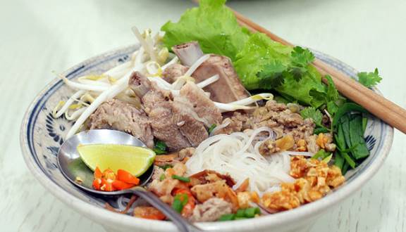 Quán hủ tiếu ngon "nổi đình nổi đám" ở đất Sài thành - 1