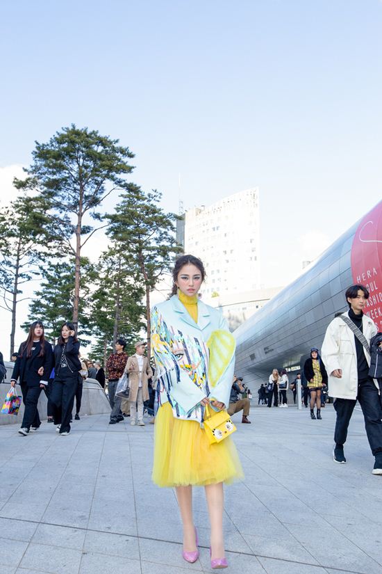 Thiên Nga nổi bật tại Tuần lễ thời trang Seoul - 1