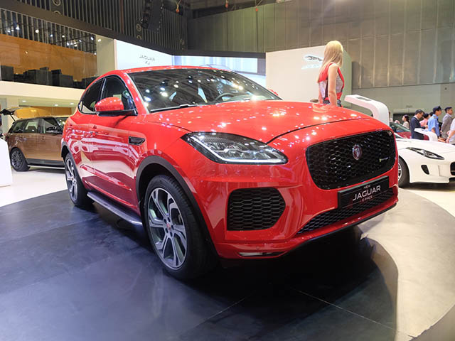 Jaguar E-Pace ra mắt tại Vietnam Motorshow 2018: Giá bán lẻ từ 2,95 tỷ đồng