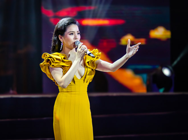 4000 khán giả đến xem Lệ Quyên hát sung sau phẫu thuật tháo sụn mũi - 10