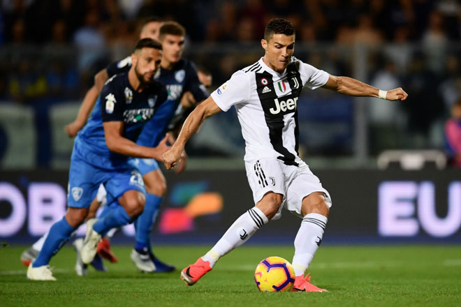 Dybala vô tình tiết lộ: Ronaldo chưa phải là số 1 tại Juventus - 1