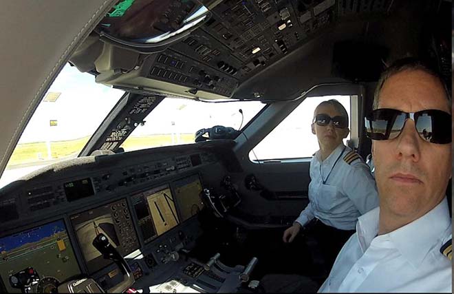 Rơi máy bay chủ tịch Leicester: Bàng hoàng Á hậu Hoàn vũ cũng thiệt mạng - 3