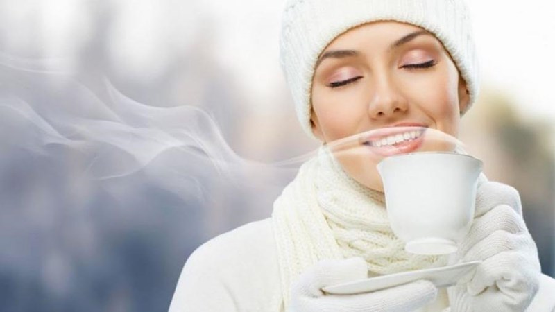 Nước ấm, nước lạnh: Uống thời điểm nào cho thích hợp? - 1