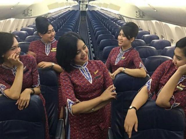 Mẹ của tiếp viên Indonesia nói thấy ”điềm báo” máy bay rơi