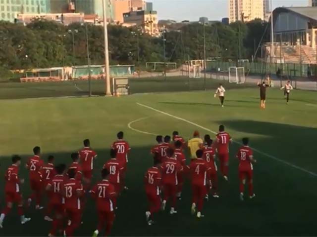ĐT Việt Nam tranh vàng AFF Cup: HLV Park Hang Seo ”nhăn mặt” vì 3 SAO
