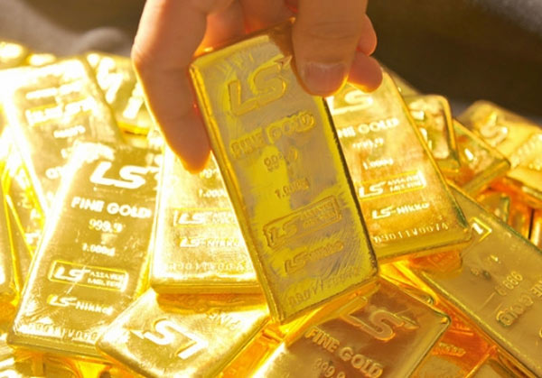 Giá vàng hôm nay 1/11: Vàng bị bán tháo, đô la bám đỉnh - 1