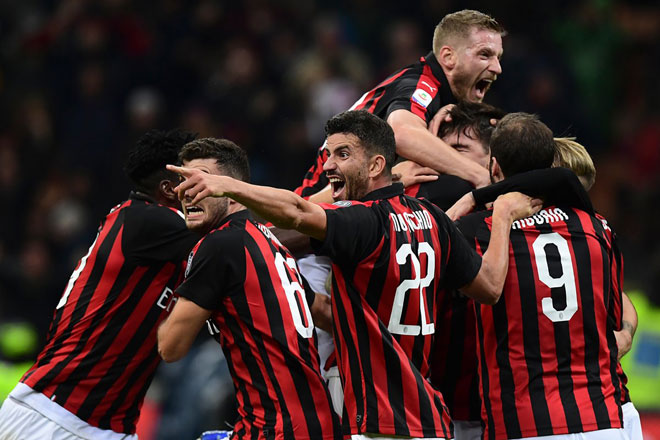 AC Milan - Genoa: Ngỡ ngàng với những siêu phẩm - 1