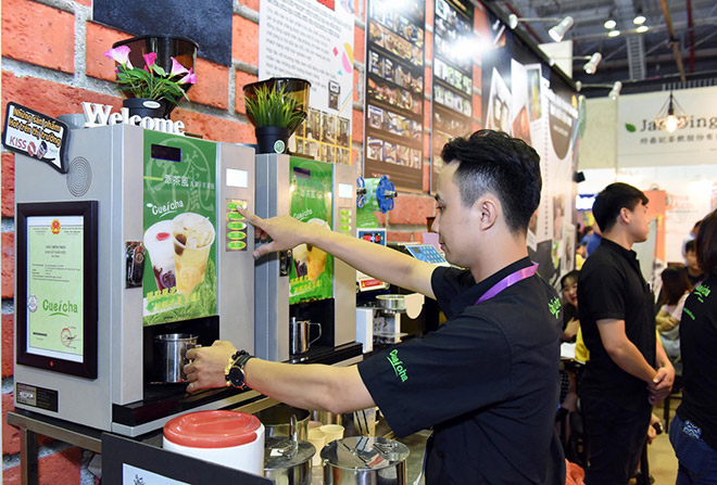 Chiếc máy "thần thánh" giúp pha ly trà sữa chuẩn vị Đài Loan trong nháy mắt