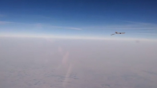 Phi công Nga khoe video chặn chiến đấu cơ Pháp, Mỹ ở Syria - 1