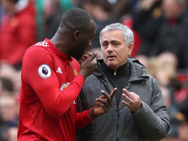 Lukaku 9 trận ”tịt ngòi”: Sút 4 vào 1 còn chê, lỗi tại MU & Mourinho?