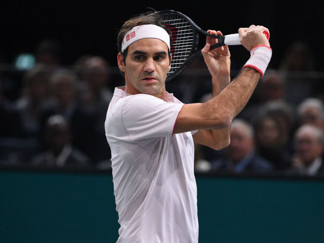 Federer hay không bằng may: Phản xạ điện xẹt làm Djokovic ”chết lặng”