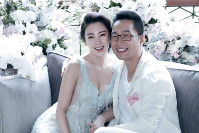 Người đẹp dùng dao đâm chồng rồi ly hôn bất ngờ "gương vỡ lại lành" - 1