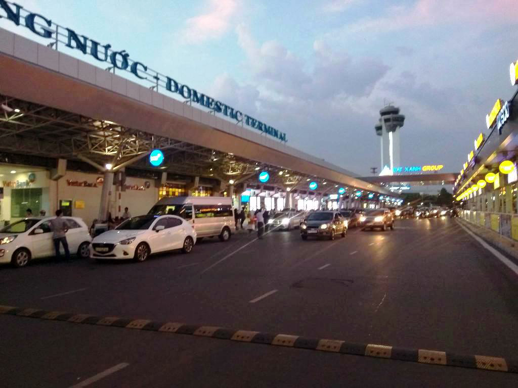 Hai nữ tiếp viên hàng không “choảng nhau” ở sân bay Tân Sơn Nhất - 1